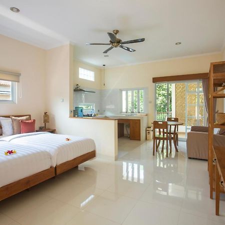 Bed and Breakfast Donguri House Bali Джимбаран Екстер'єр фото